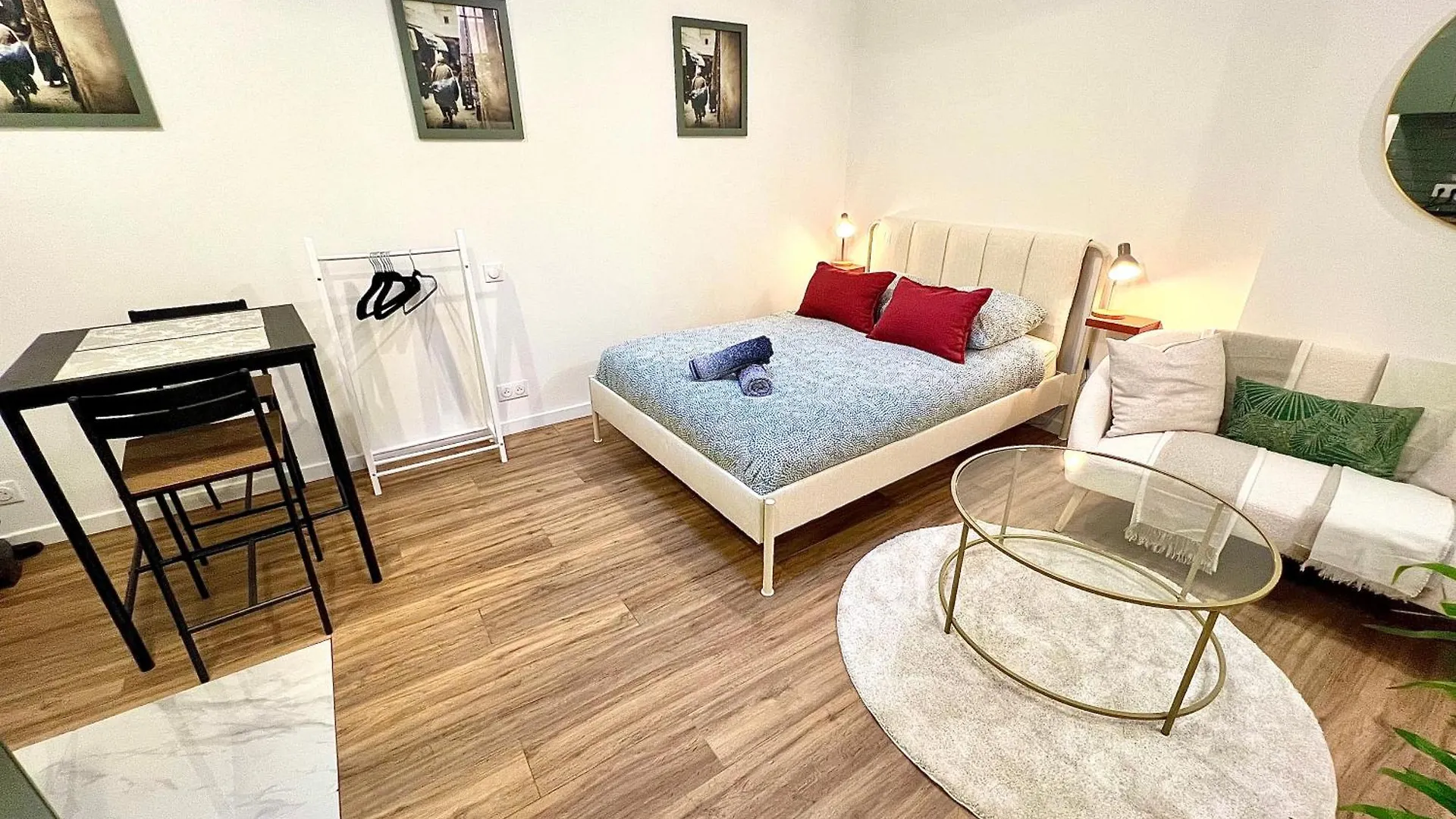 Apartment Jolie Studio Au Coeur Du Panier Marseille France